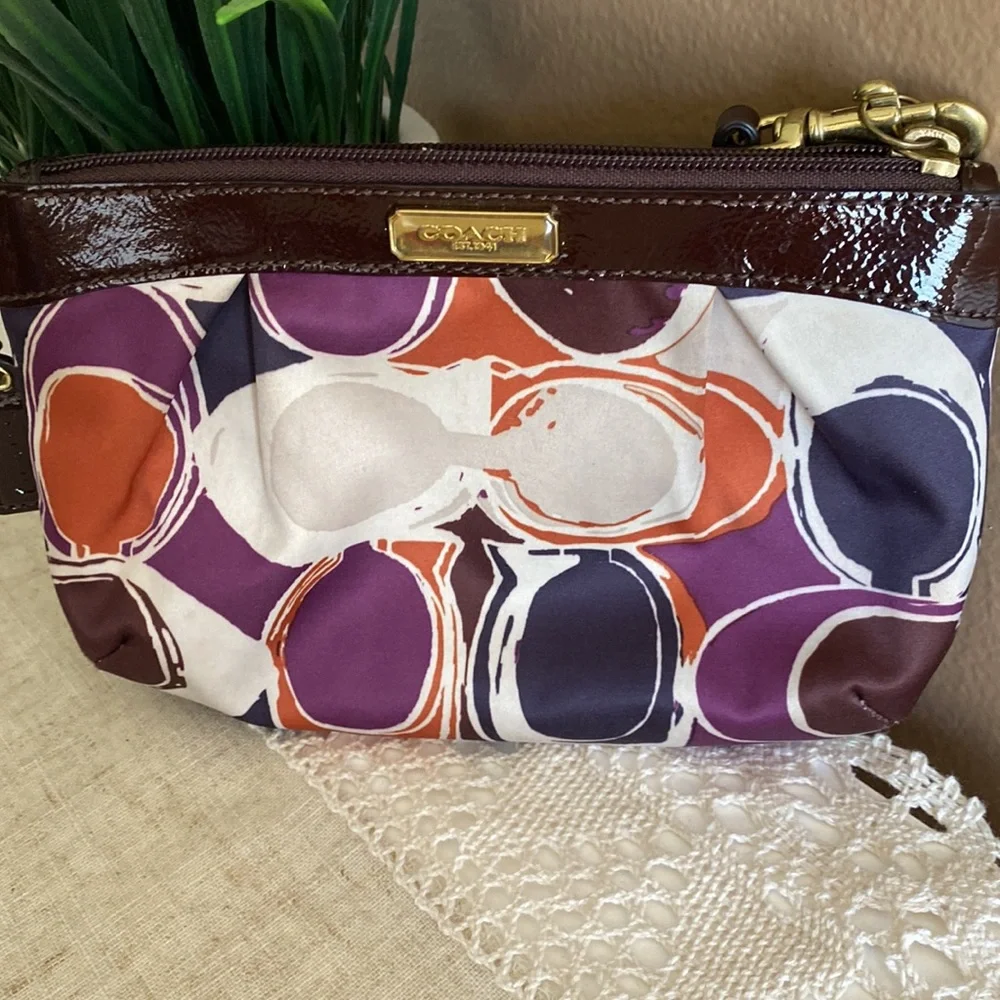 Vintage Coach Ashley Multicolor Satin‎ Patent Leather Trim Wristlet